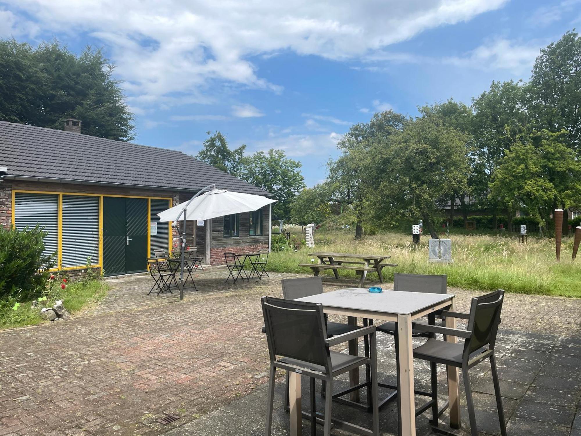 't Ouw Ateljeeke Bed & Breakfast Budel